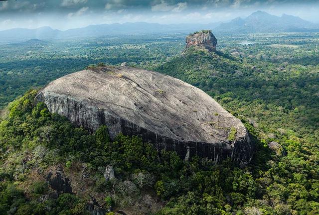 Piduarangala Rock